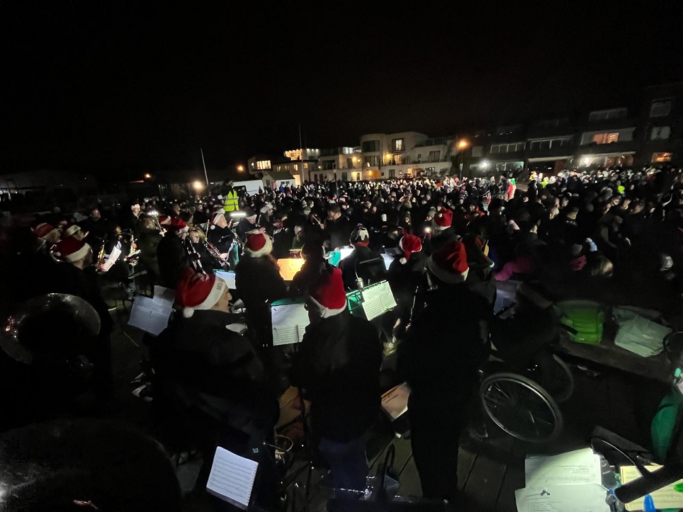 Warsash Community Carols 2024 - enable javascript to see slideshow here
